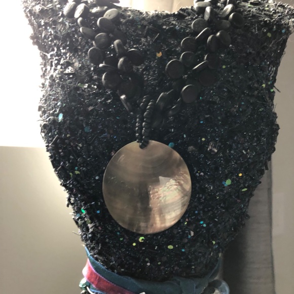 Black Beaded Necklace with Lacquered Shell - Picture 5 of 8